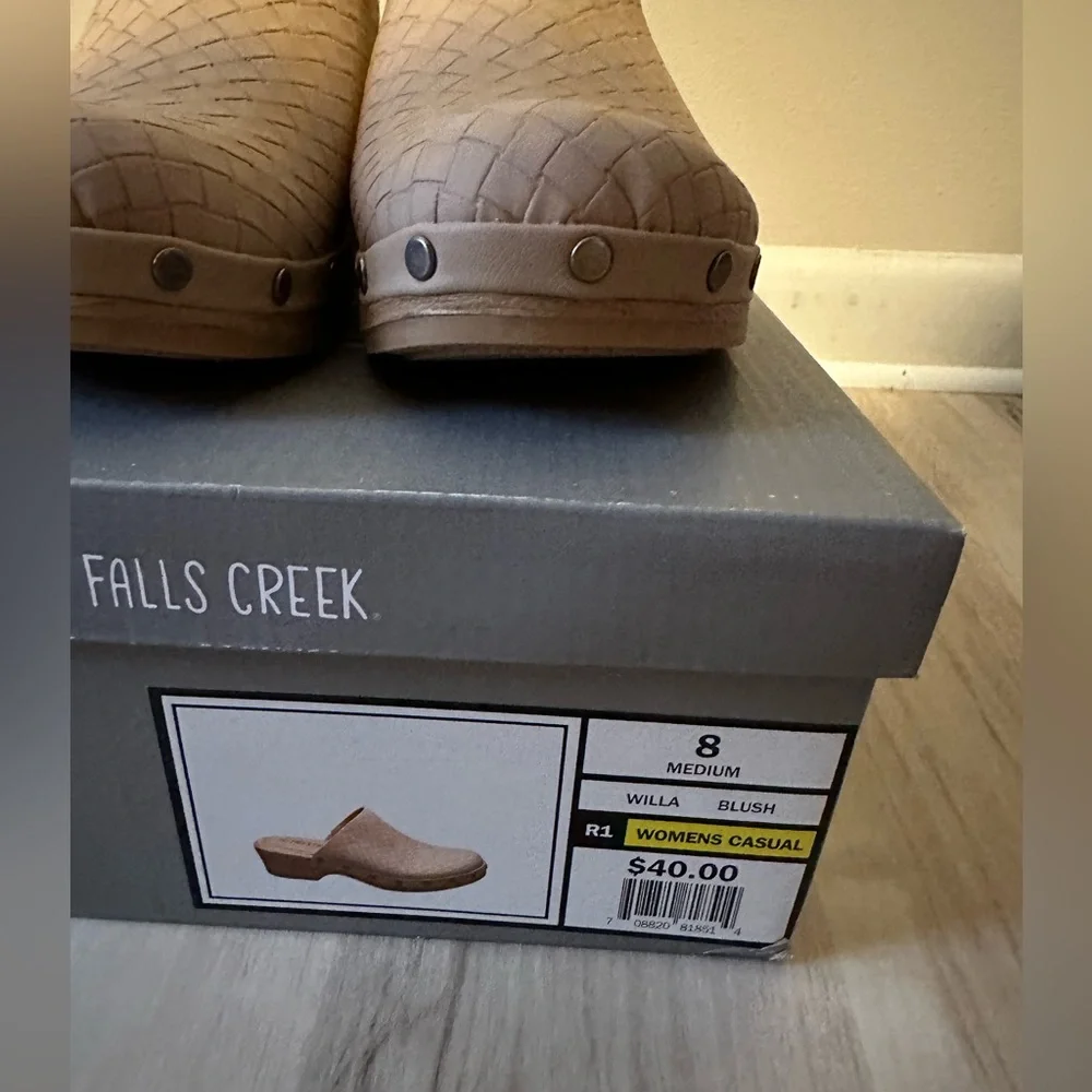 Heeled Clogs - Picture 3 of 4